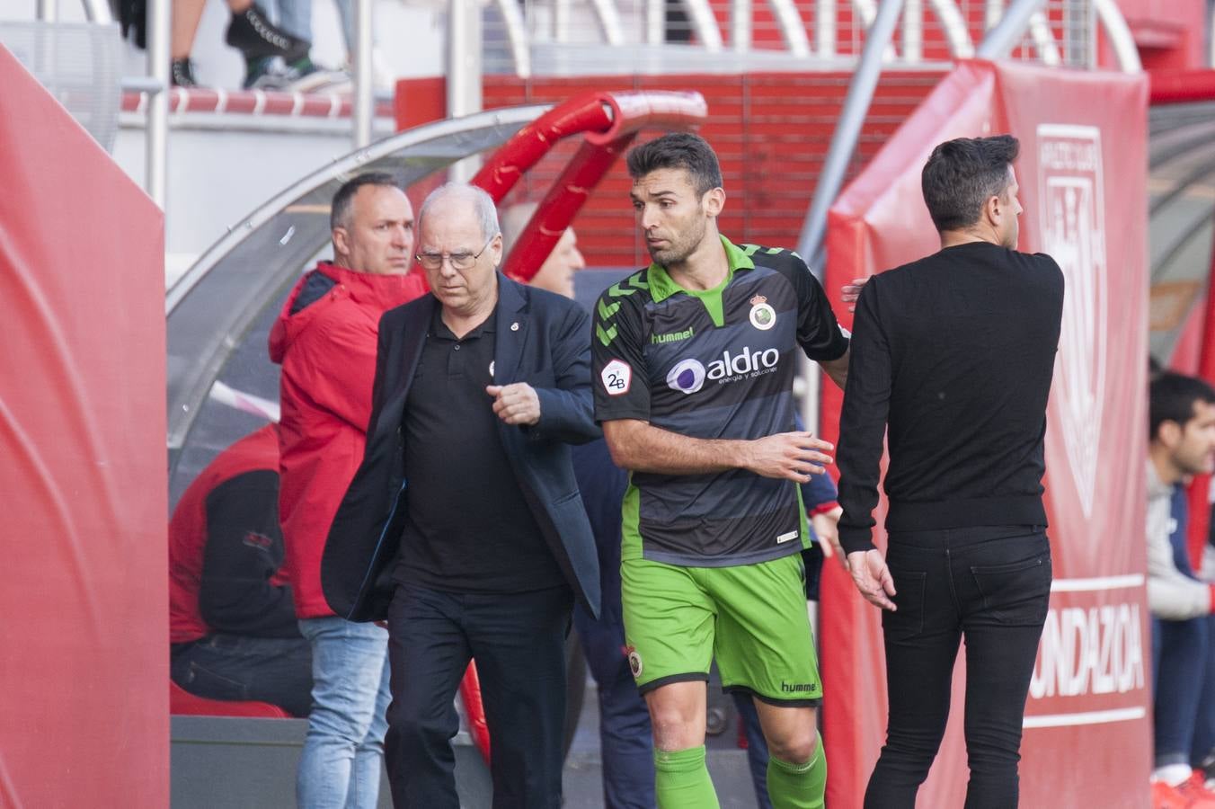 Fotos: Imágenes del choque entre el Athletic B y el Racing en Lezama