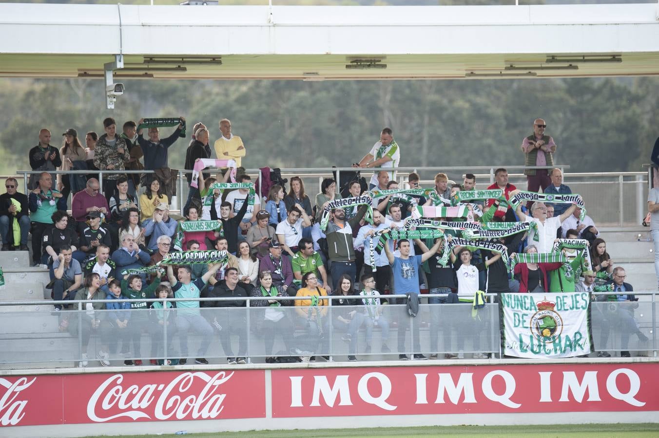 Fotos: Imágenes del choque entre el Athletic B y el Racing en Lezama