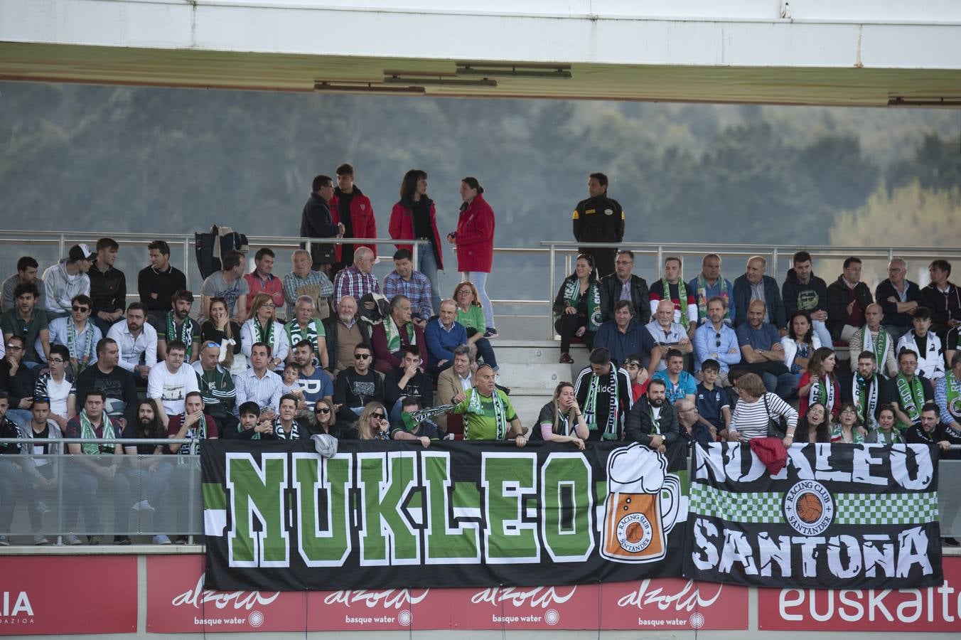 Fotos: Imágenes del choque entre el Athletic B y el Racing en Lezama