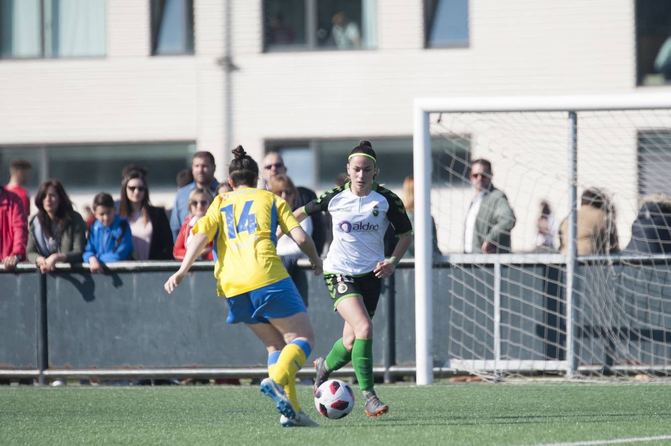 Fotos: Imágenes del partido Racing Féminas - Atlético Arousana