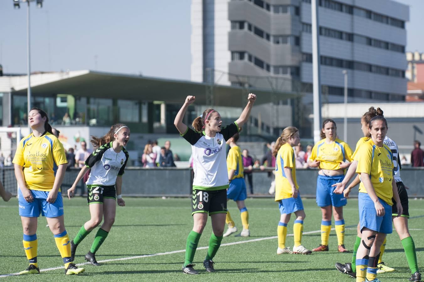 Fotos: Imágenes del partido Racing Féminas - Atlético Arousana