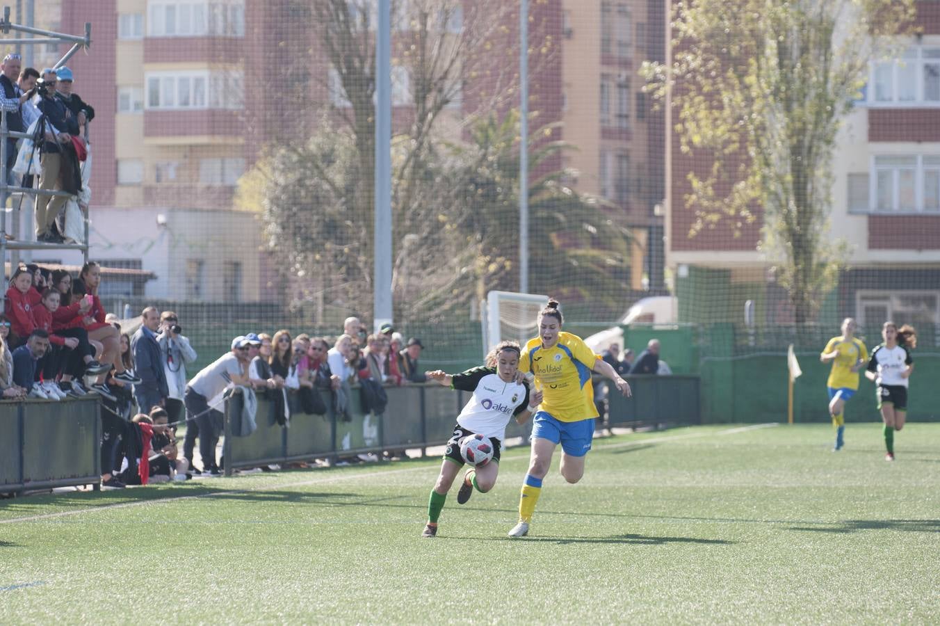 Fotos: Imágenes del partido Racing Féminas - Atlético Arousana