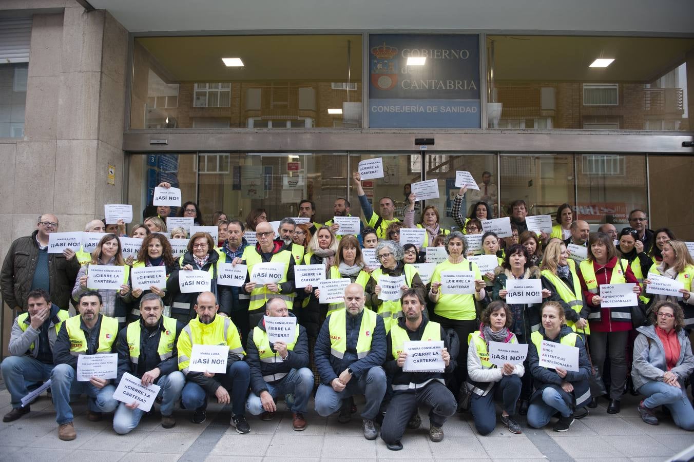 Fotos: Los trabajadores del SUAP se cioncentran ante Sanidad