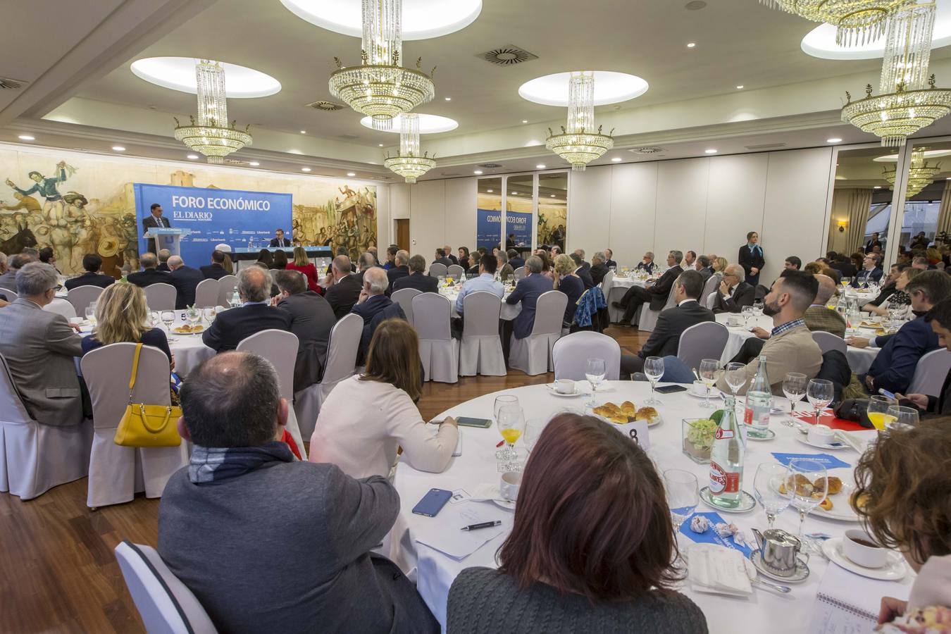 Fotos: Jaime Caruana en el Foro Económico de El Diario Montañés