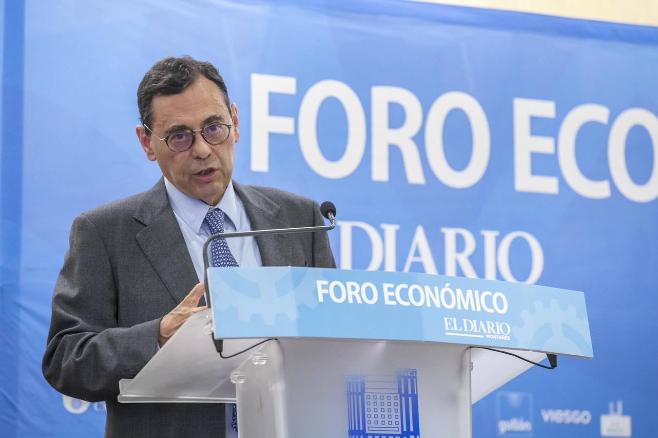 Fotos: Jaime Caruana en el Foro Económico de El Diario Montañés