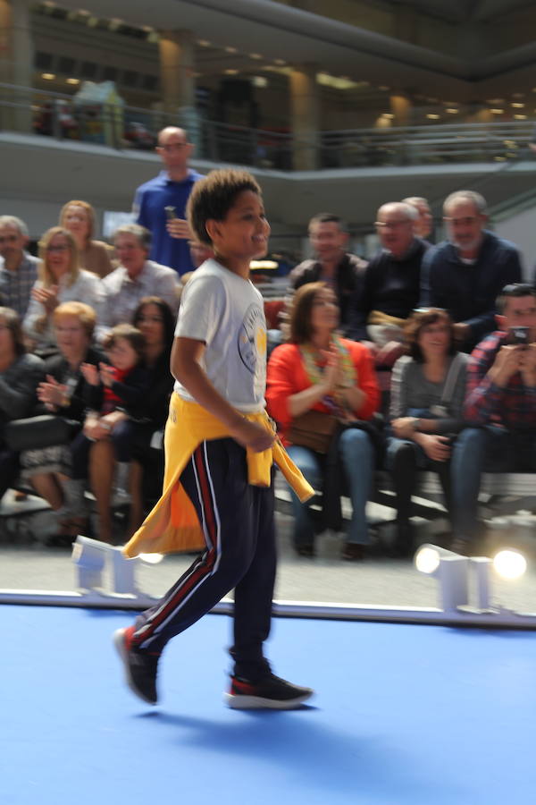 Pequeños de toda la región protagonizaron el desfile primavera-verano de El Corte Inglés