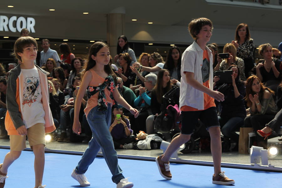 Pequeños de toda la región protagonizaron el desfile primavera-verano de El Corte Inglés