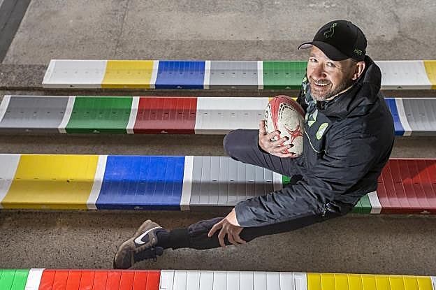 Simon Hafoka señala que el Bathco llega «bastante bien» a esta primera eliminatoria por el ascenso ante el CAU Valencia. 