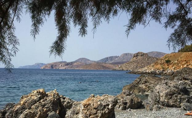 Imagen principal - Un paraíso de la escalada en el Mar Egeo