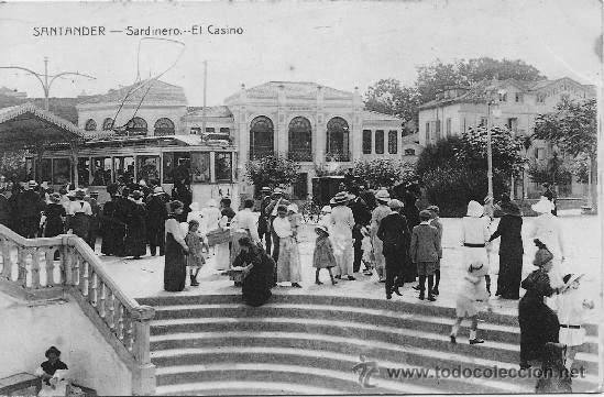 Imagen de época, de 1900, con El Casino de Santander al fondo.