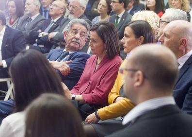 Imagen secundaria 1 - Imágenes del acto de la firma del convenio de colaboración.