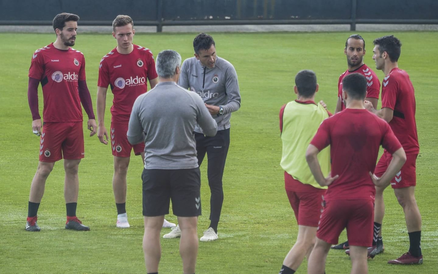 Ivan Ania da instrucciones, esta semana, en La Albericia.