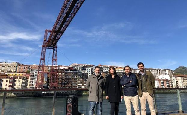 Fernado Barrenechea (Suuma Projects), Marta Uriarte (Gerente del Puente), Cardenal y Belloso. 