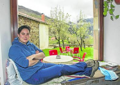 Imagen secundaria 1 - Arriba, Eva María Caso, después, Rebeca García y debajo, Carmen Gloria Campo. 