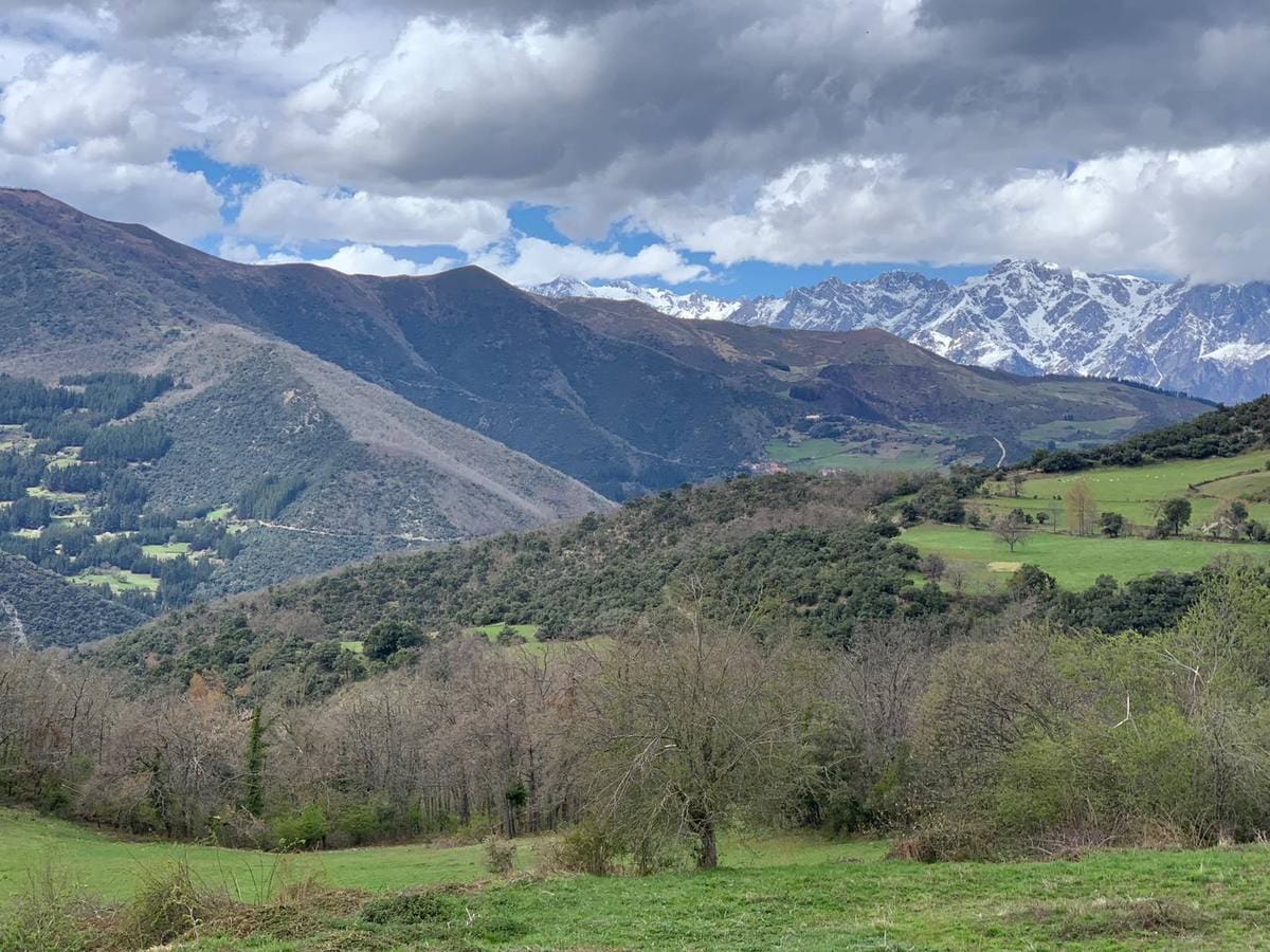 Los grupos de montaña Cacicedo y El Argayu nos enseñan este recorrido por el municipio lebaniego de Pesaguero