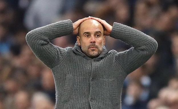 La reacción de Guardiola cuando el VAR anuló el gol de Sterling ante el Tottenham.