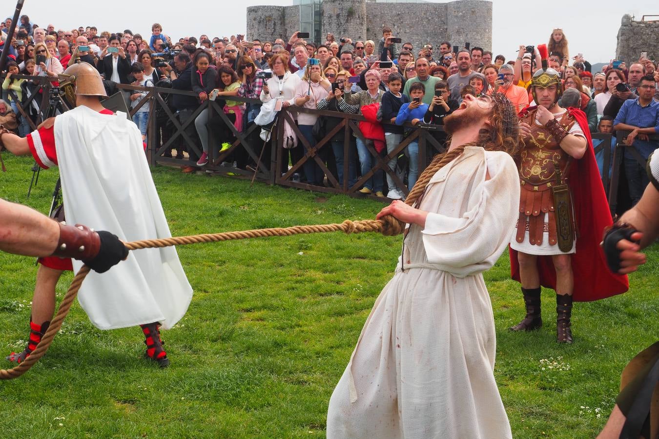 La llegada al monte en el que le van a crucificar.
