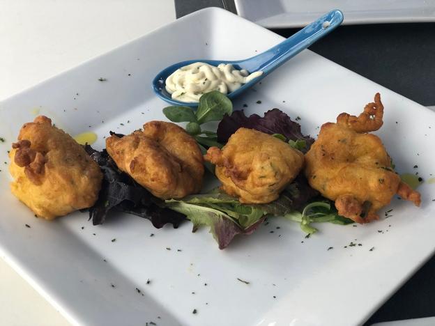 Buñuelos de bacalao.