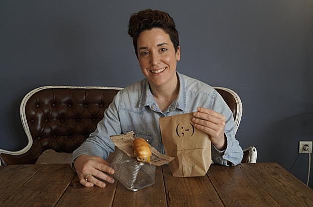 Nerea San Miguel, de la Cafetería Paréntesis, con el pincho MancocomaN. :: dm