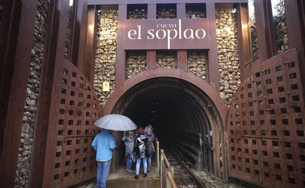 La cueva del Soplao llegó dos días al cien por cien de su capacidad.