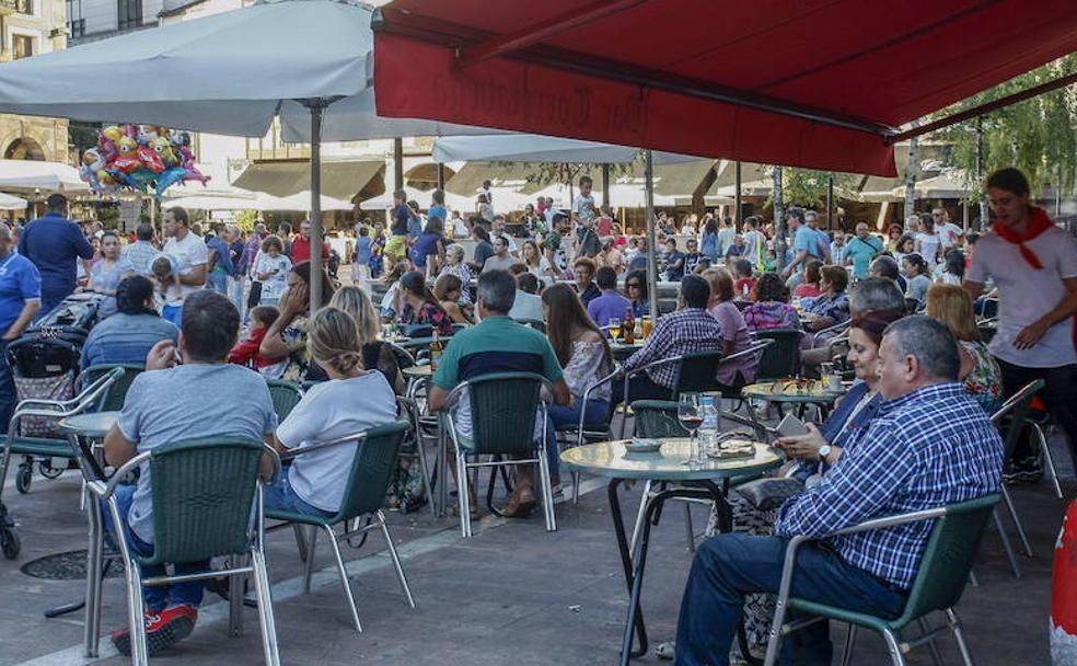 La céntrica plaza Baldomero Iglésias es uno de los centros de ocio de la ciudad. 