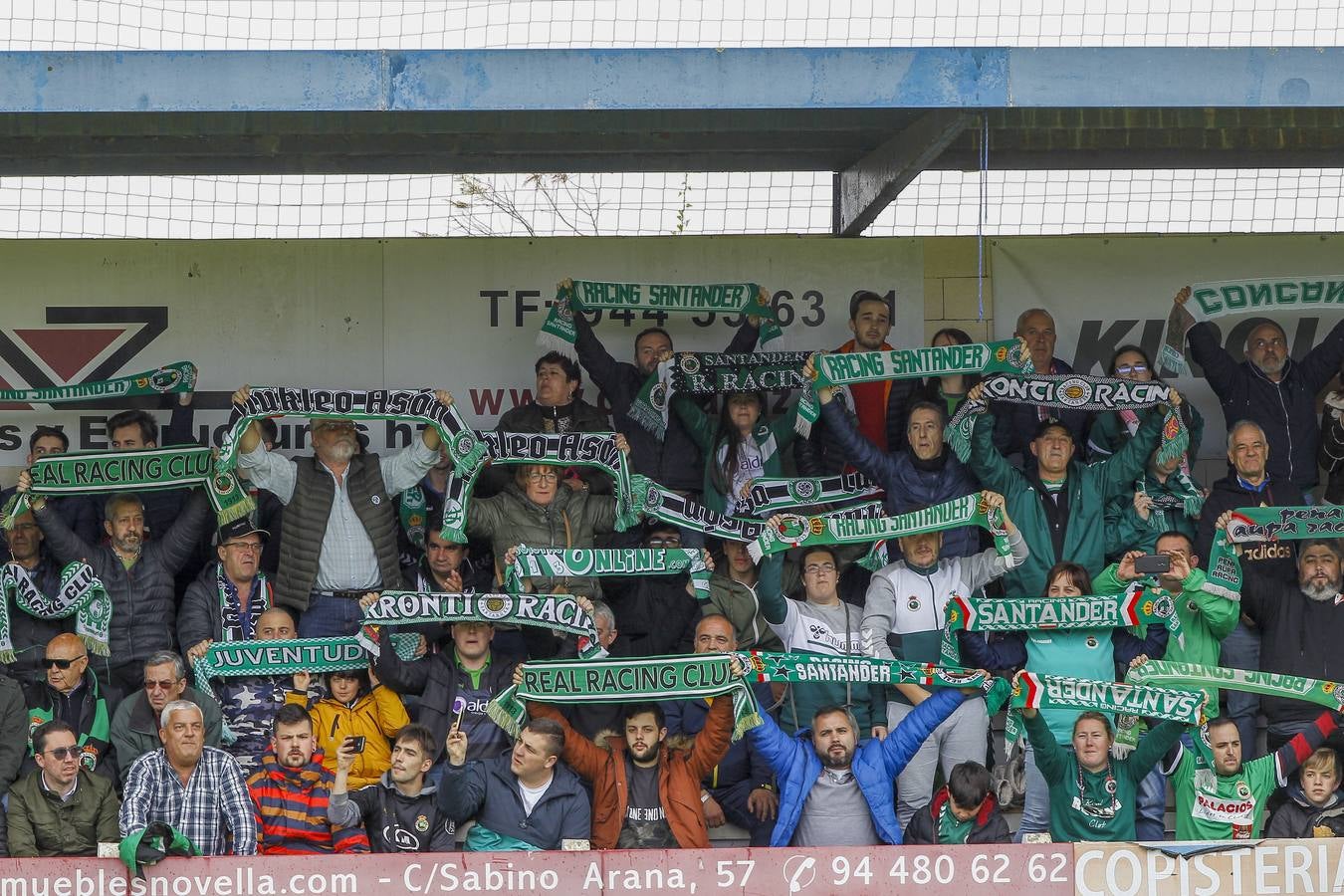 El Racing estropeó un gran partido en el último minuto y tuvo que esperar para ser campeón