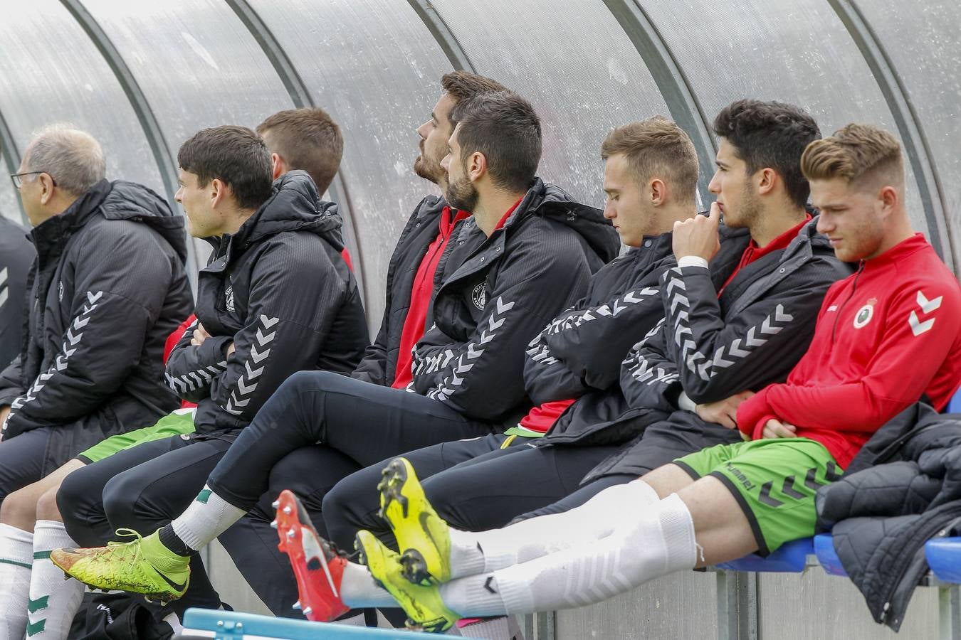 El Racing estropeó un gran partido en el último minuto y tuvo que esperar para ser campeón