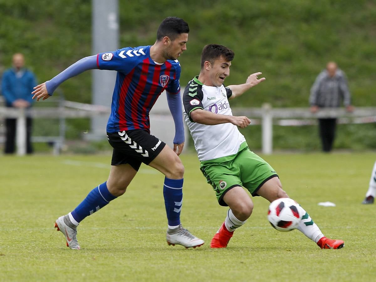 El Racing estropeó un gran partido en el último minuto y tuvo que esperar para ser campeón