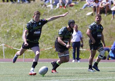 Imagen secundaria 1 - El Bathco coge ventaja en la ida de la semifinal por el ascenso
