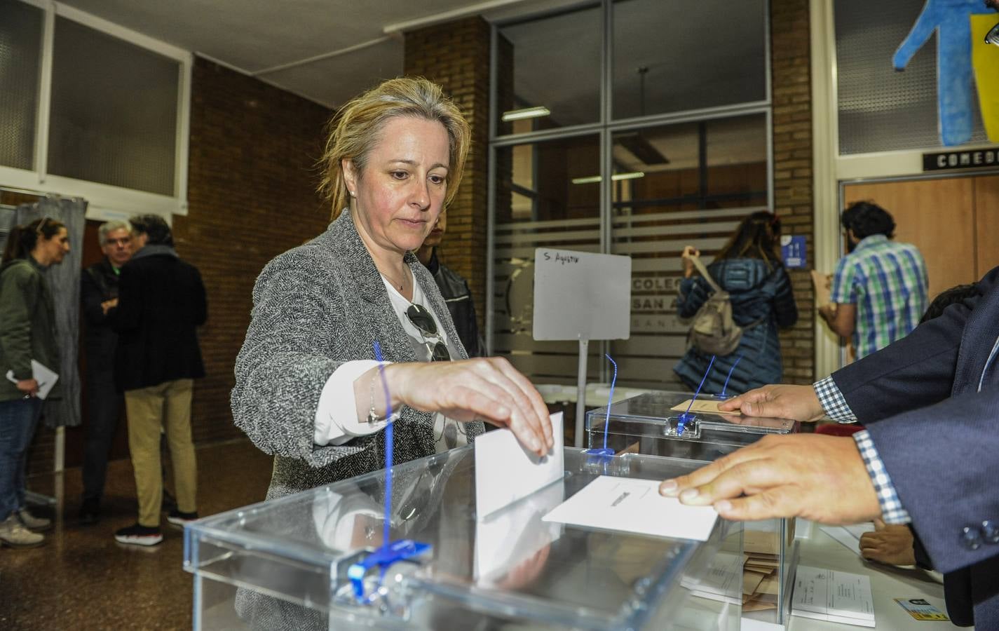 Así están siendo las votaciones en los diferentes colegios de Cantabria.