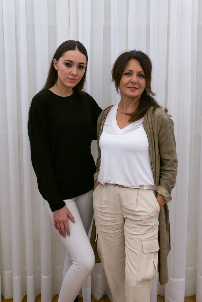 Raquel Domínguez y Marta Herrero, modelo. Look casual. 