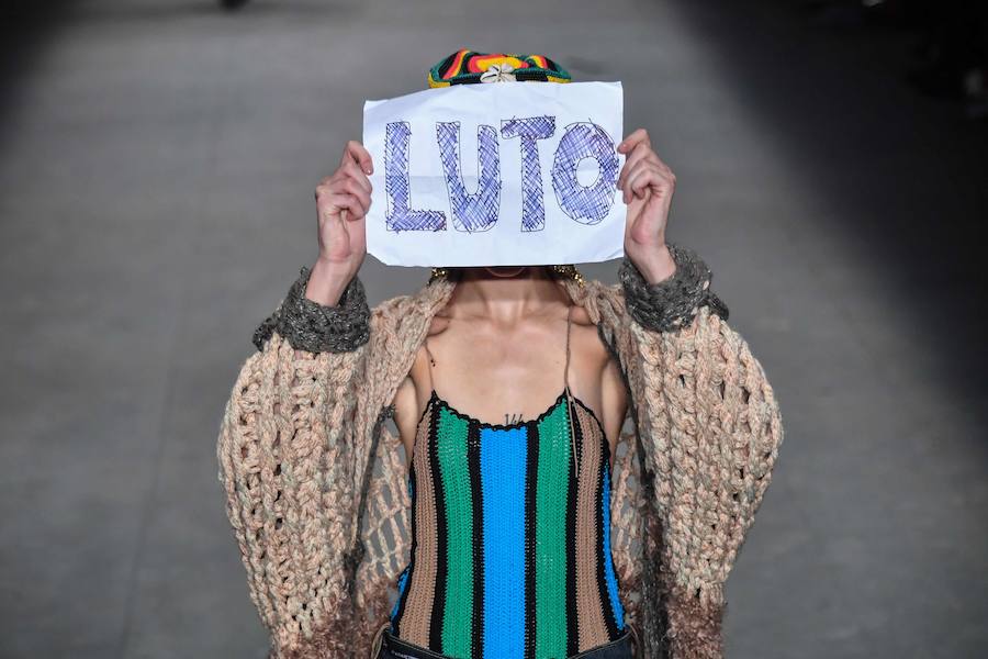 Tales Cotta, de 26 años, se desmayó en pleno desfile durante la Semana de la Moda de Sao Paulo