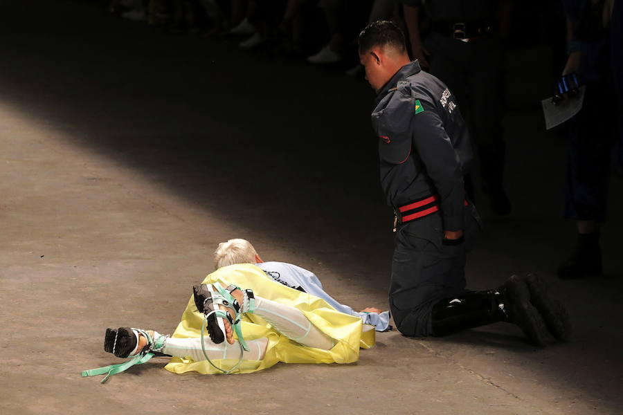 Tales Cotta, de 26 años, se desmayó en pleno desfile durante la Semana de la Moda de Sao Paulo