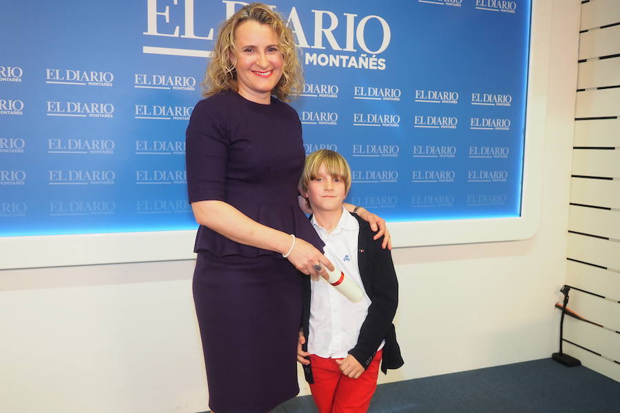 Panadería Oslé (Gajano). Recogieron el diploma Gladys Oslé y Alejandro.