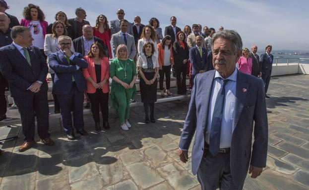 Revilla durante la presentación de la candidatura autonómica