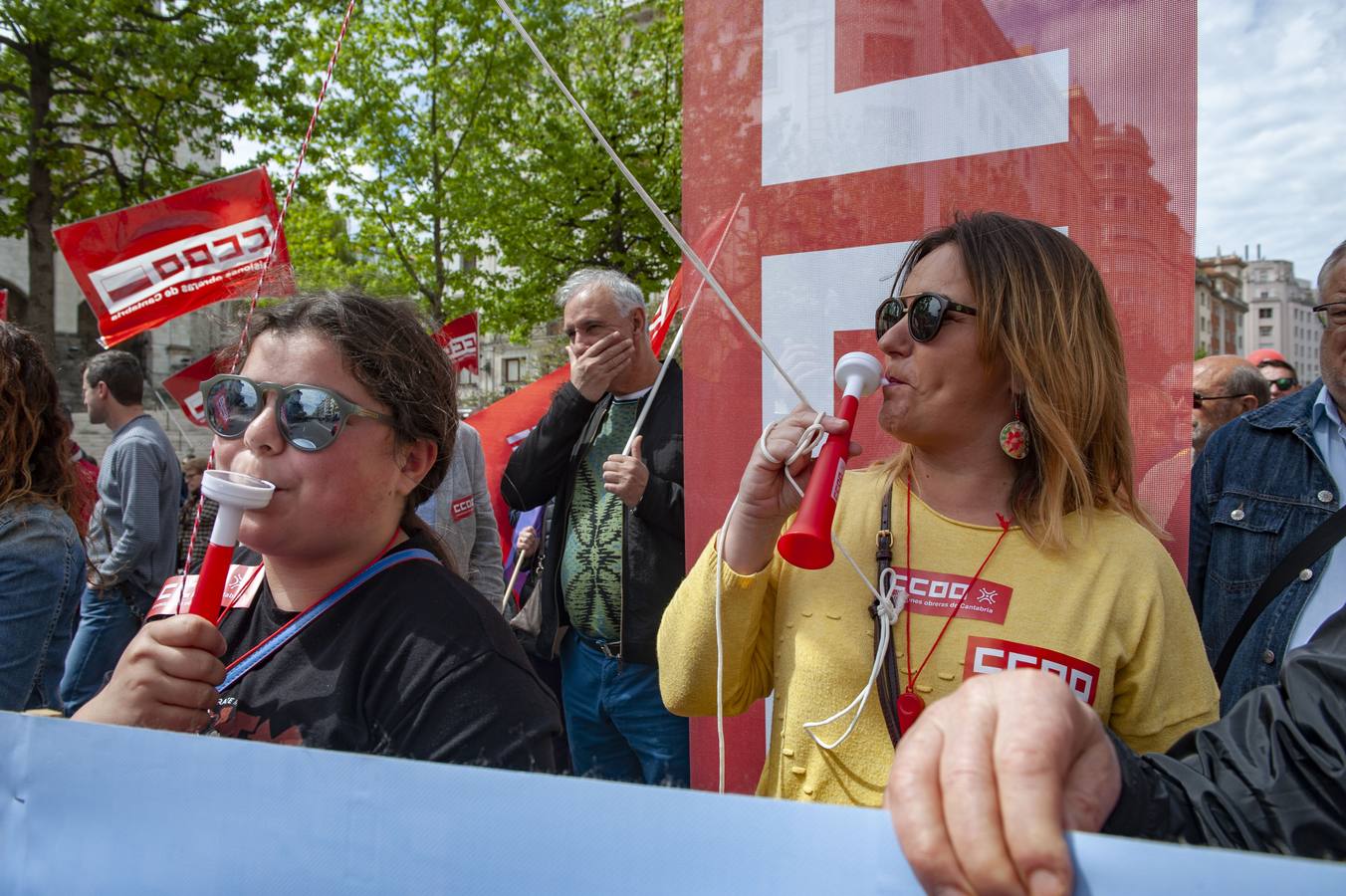 La Unión Sindical Obrera (USO) ha reunido alrededor de 3.000 personas en una manifestación que se ha celebrada en Santander, bajo el lema «se acabó el juego».