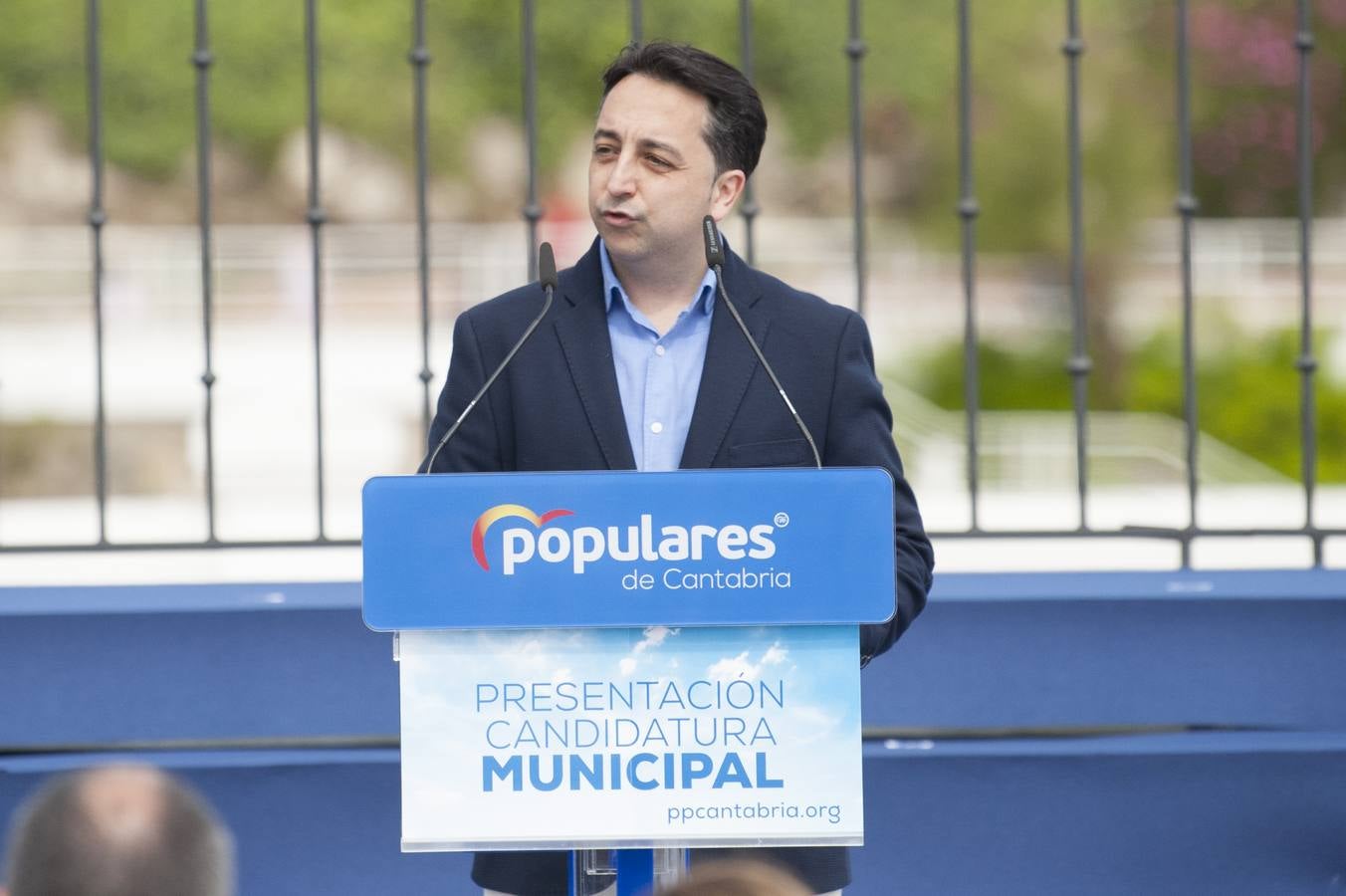 María José Sáenz de Buruaha ha dirigido la presentación de los candidatos populares a las alcaldías de todos municipios de Cantabria que ha tenido lugar este miércoles, 1 de mayo, en la terraza de la primera playa del Sardinero en Santander