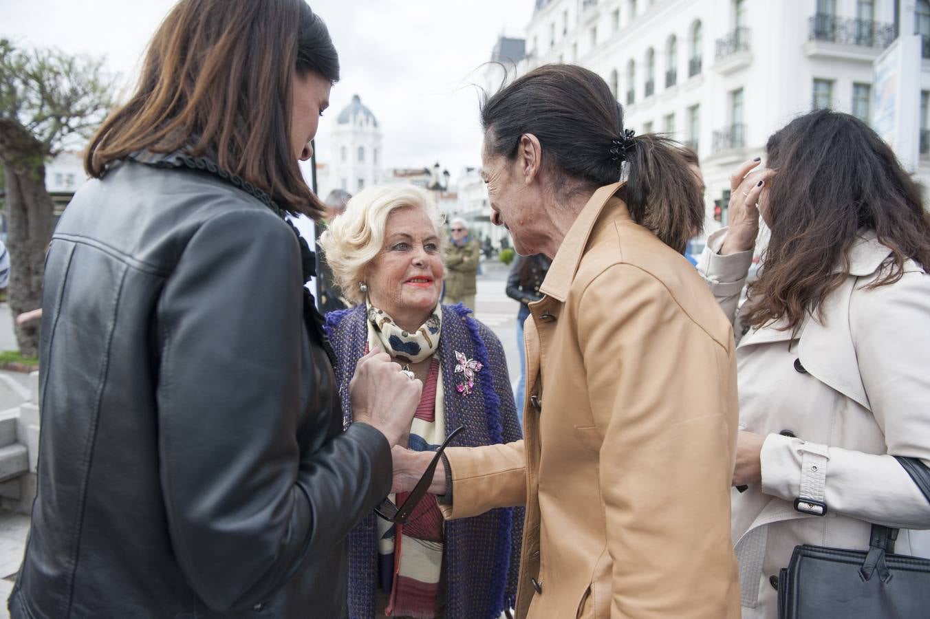 María José Sáenz de Buruaha ha dirigido la presentación de los candidatos populares a las alcaldías de todos municipios de Cantabria que ha tenido lugar este miércoles, 1 de mayo, en la terraza de la primera playa del Sardinero en Santander