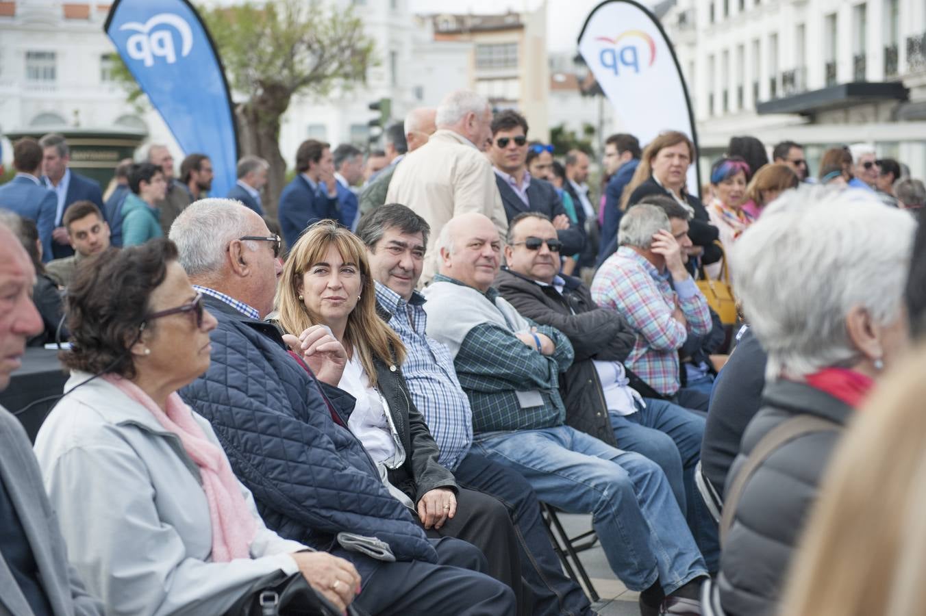 María José Sáenz de Buruaha ha dirigido la presentación de los candidatos populares a las alcaldías de todos municipios de Cantabria que ha tenido lugar este miércoles, 1 de mayo, en la terraza de la primera playa del Sardinero en Santander