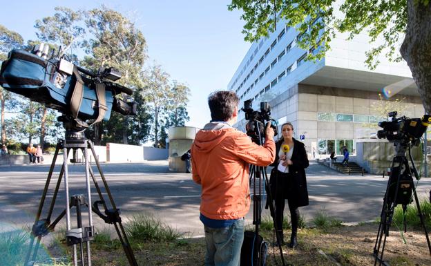 La prensa está en la puerta del Hotel CUF Porto