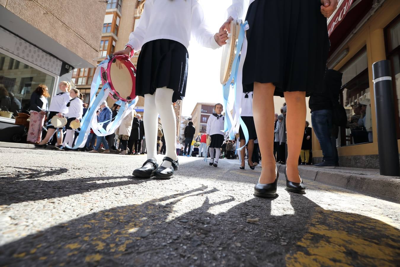 Fotos: San Vicente de la Barquera cumple con su tradición en La Folía