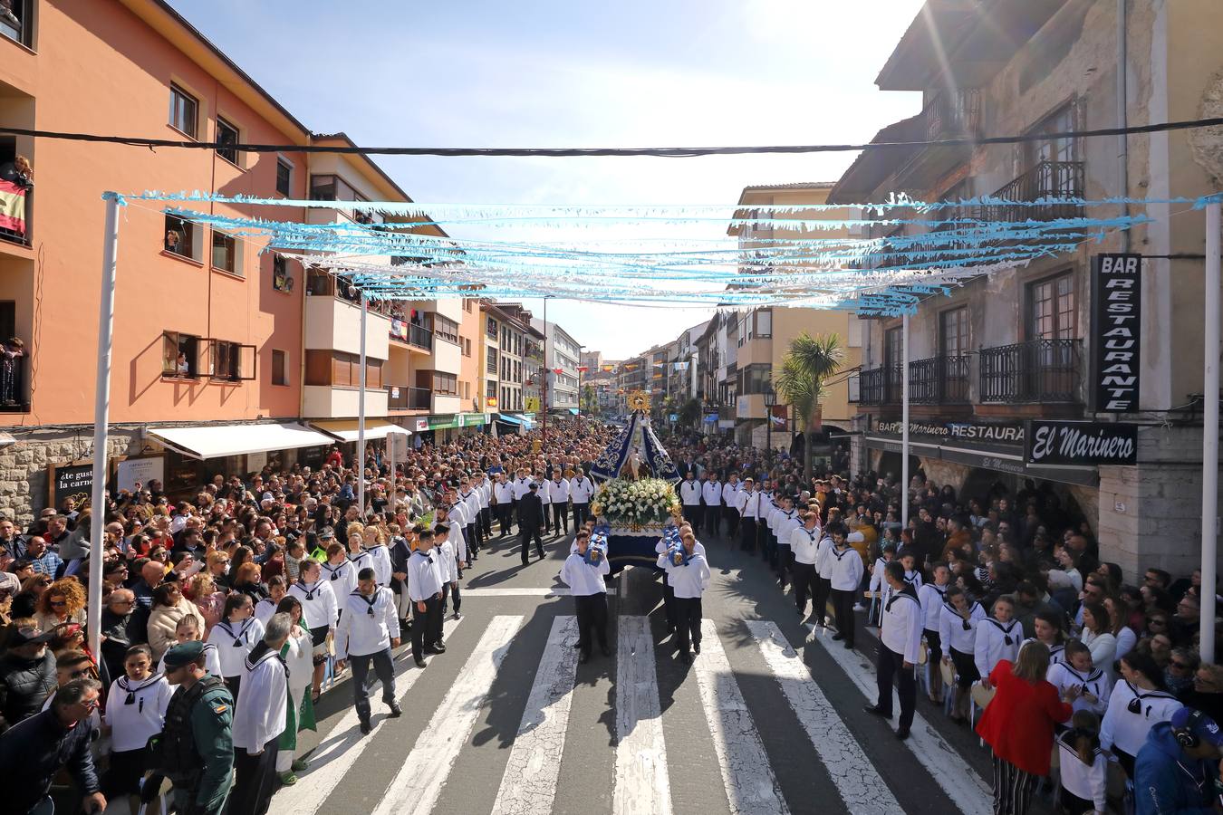 Fotos: San Vicente de la Barquera cumple con su tradición en La Folía