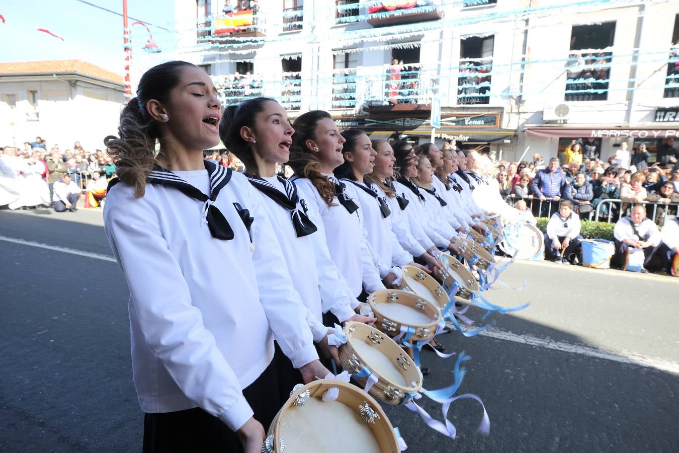 Fotos: San Vicente de la Barquera cumple con su tradición en La Folía