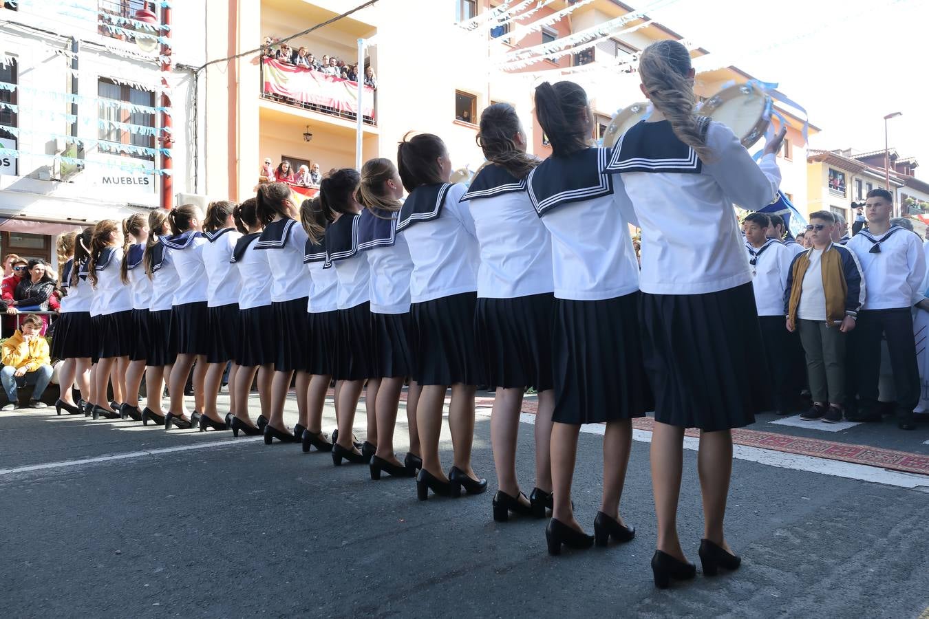 Fotos: San Vicente de la Barquera cumple con su tradición en La Folía