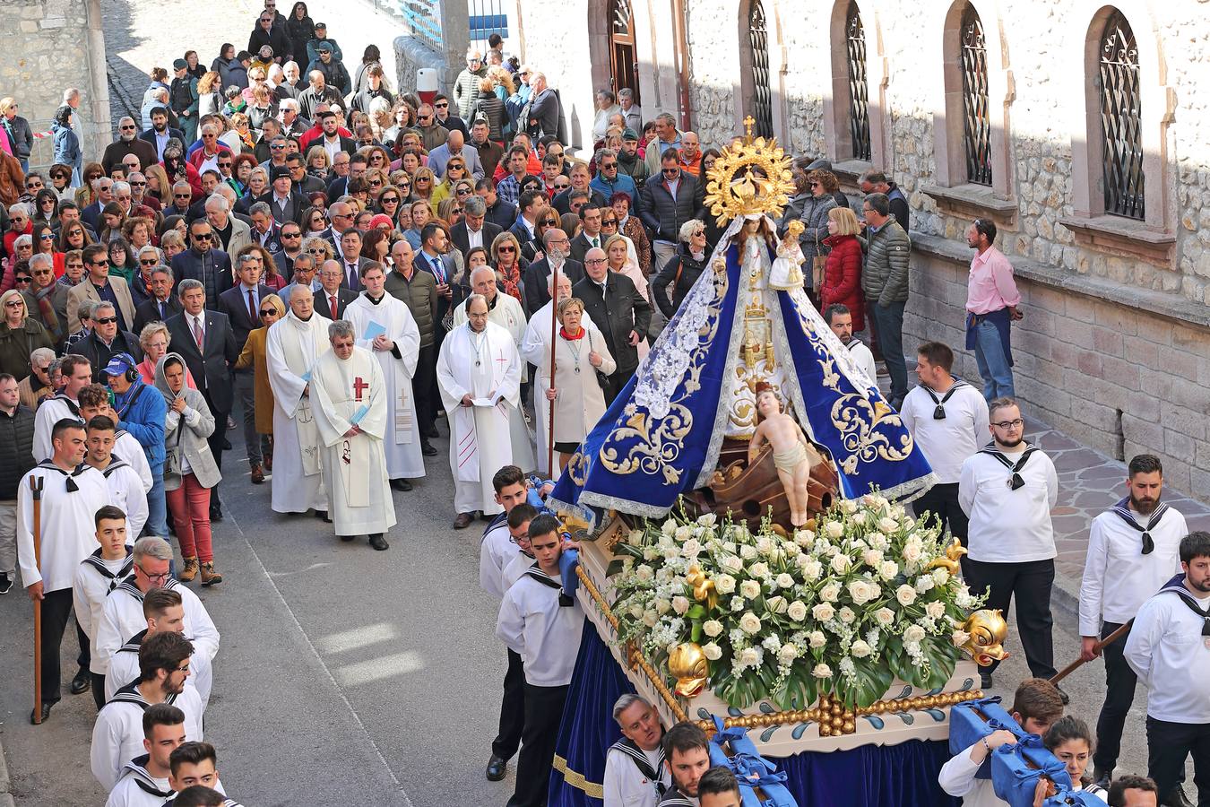 Fotos: San Vicente de la Barquera cumple con su tradición en La Folía