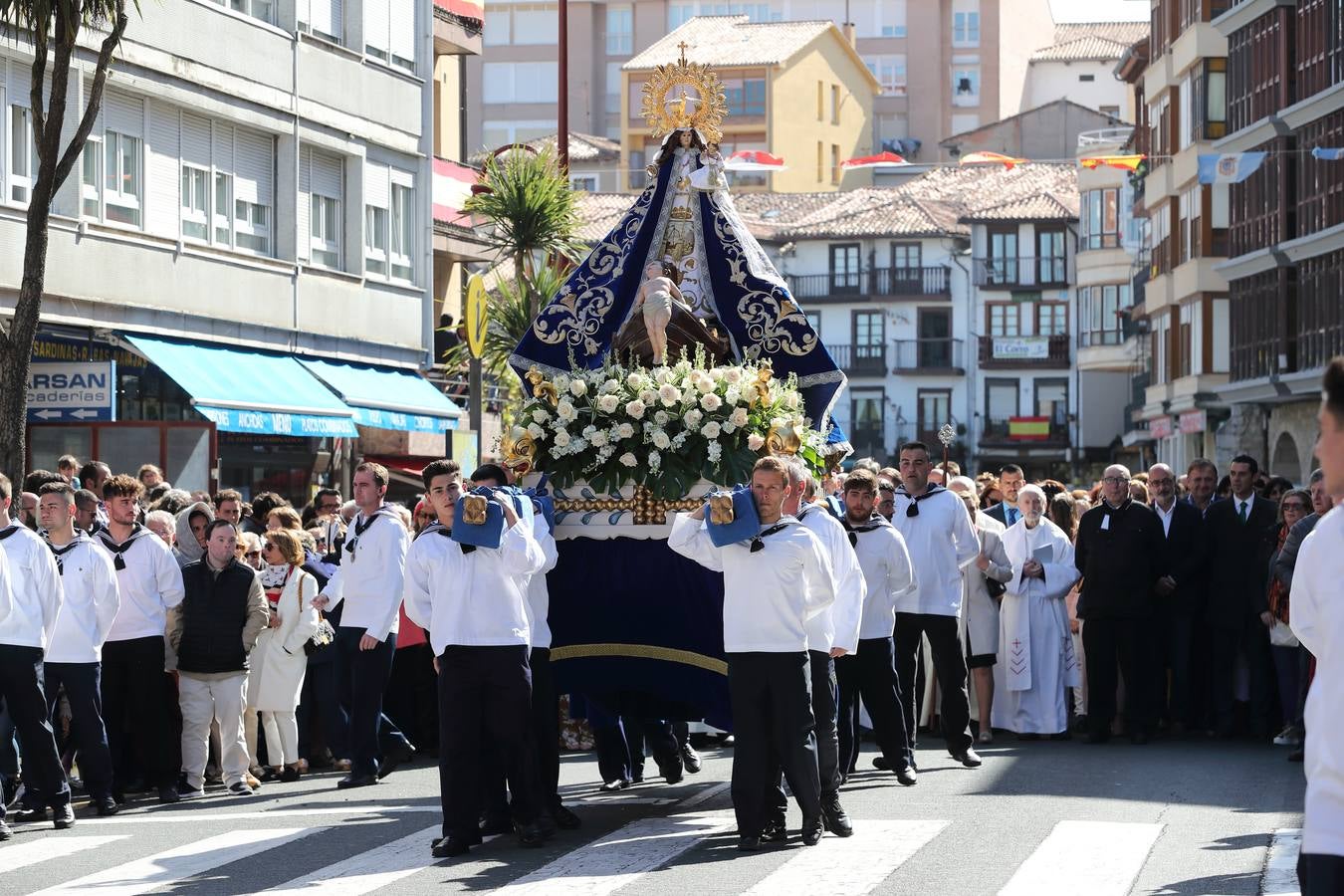 Fotos: San Vicente de la Barquera cumple con su tradición en La Folía