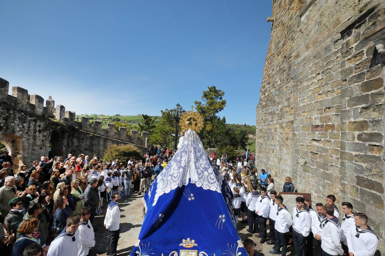 Fotos: San Vicente de la Barquera cumple con su tradición en La Folía