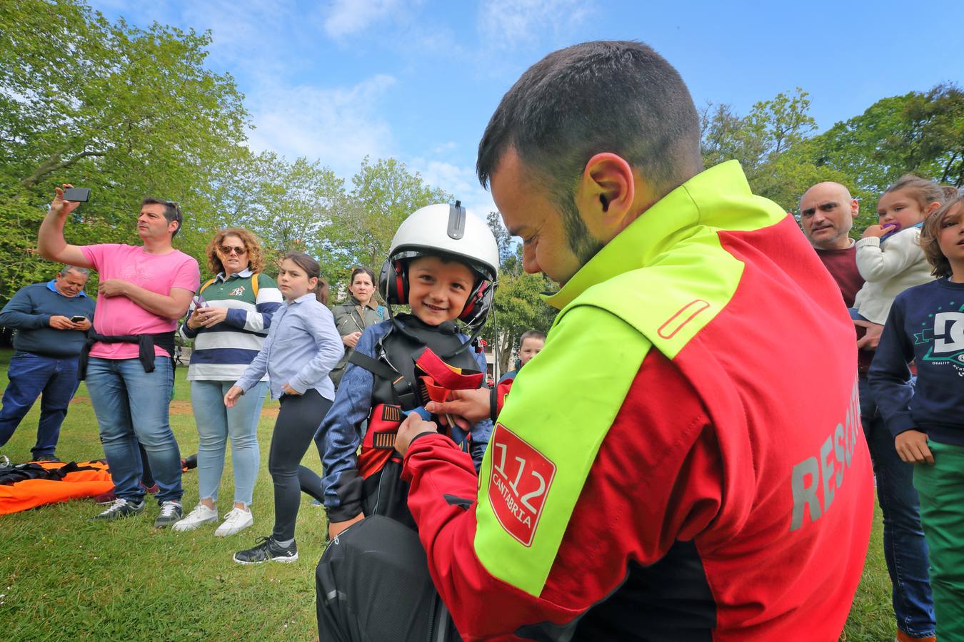 Fotos: El 112 sopla las velas en Comillas
