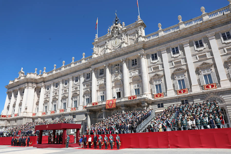 Los Reyes de España presiden en el Palacio de Oriente, en Madrid, los actos conmemorativos del 175 aniversario de la Guardia Civil.