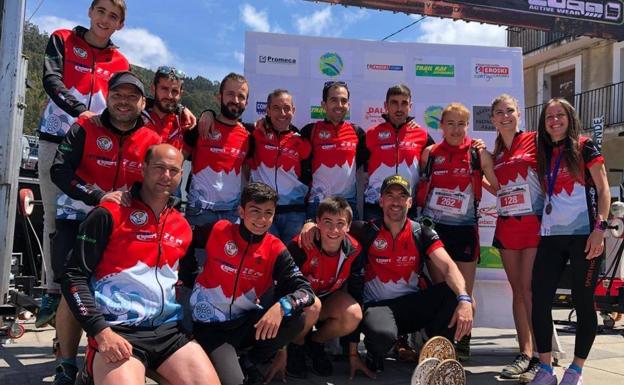 Los cántabros posan después del trail